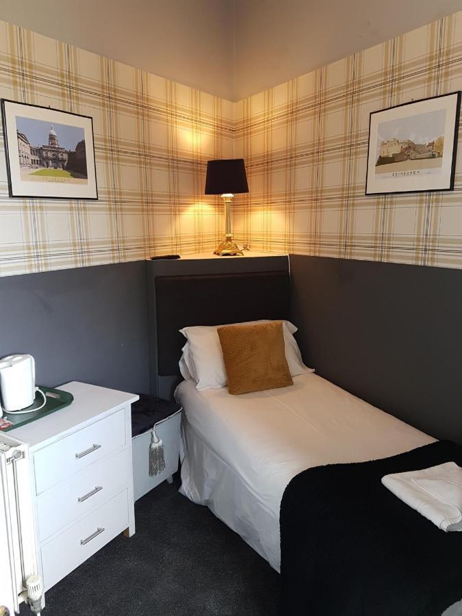 Claremont Guesthouse Единбург Екстериор снимка